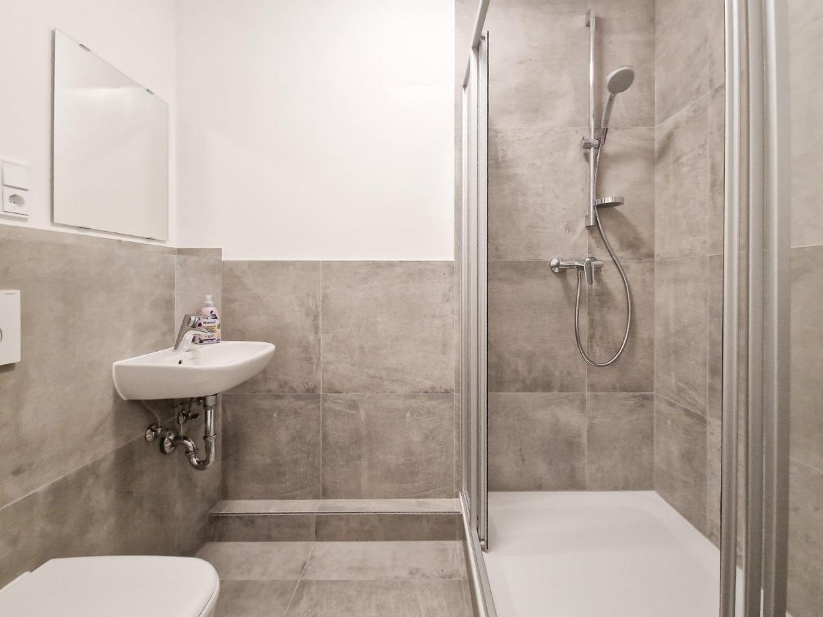 Raj Living - City Apartment With 3 Rooms - 15 Min Messe Dus & 10 Min Old Town Dus Düsseldorf Exterior foto