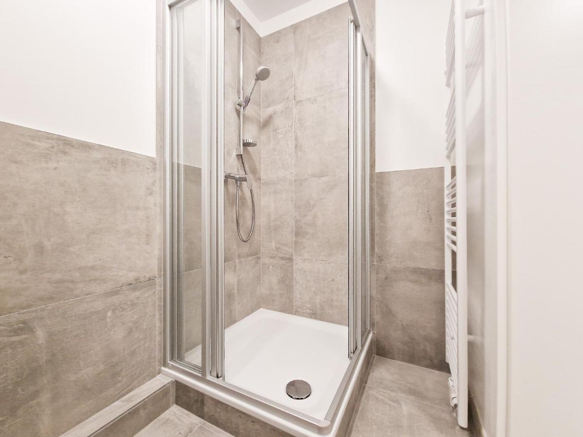 Raj Living - City Apartment With 3 Rooms - 15 Min Messe Dus & 10 Min Old Town Dus Düsseldorf Exterior foto